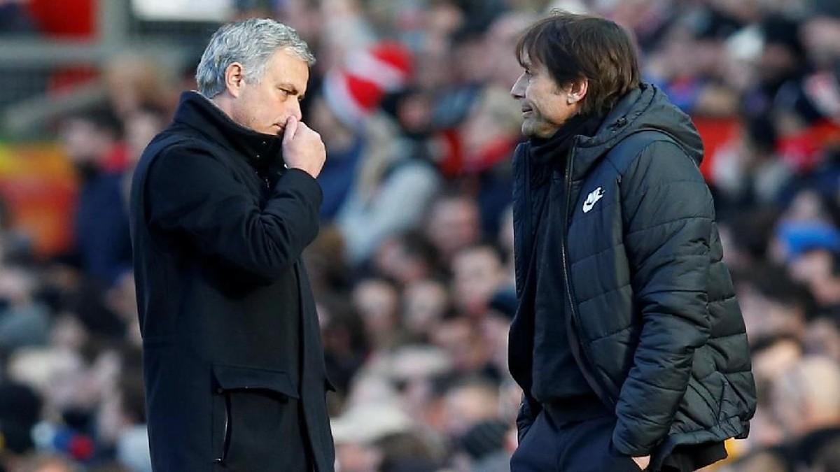 Conte dan Mourinho saat kedua pelatih bertemu di Liga Inggris beberapa tahun lalu. Foto: Andrew Yates/Reuters