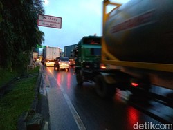 Pagi-pagi Buta, Tol Bekasi Arah Jakarta Sudah Macet
