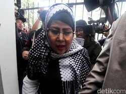 Elvy Sukaesih Harus Bisa Maafkan Anak-anaknya Meski Salah