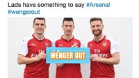 Lewat polesan foto editan, sosok ketiga pemain Arsenal ini pun kena catut sedang mengampanyekan Wenger Out. (Foto: Internet)