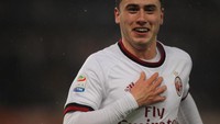 Gol kedua tim tamu datang dari Davide Calabria saat pertandingan tersisa sekitar 16 menit. (Paolo Bruno/Getty Images)