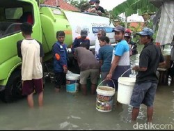 Warga Korban Banjir di Brebes Mulai Kekurangan Air Bersih
