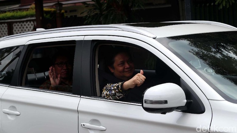 Menteri Beramai-Ramai Menjajal Kendaraan Beroda Empat Listrik, Semua Senang