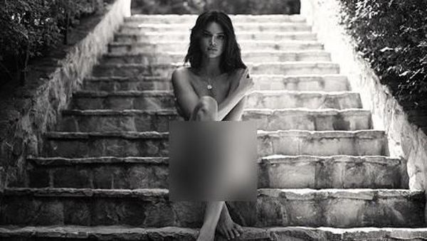 Saat Kendall Jenner Mengunggah Foto Tanpa Busana