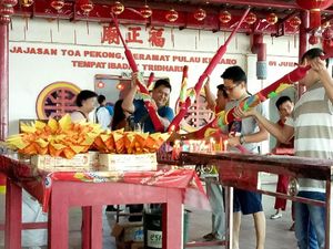 Foto: Jelang Cap Go Meh, Warga Singapura Datangi Pulau Kemaro Sumsel