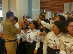 Angkat 696 PNS Baru, Anies: Jaga Nama Baik Pemprov dan Jauhi KKN