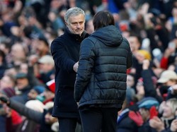 Tentang Jabat Tangan Mourinho-Conte yang Tanpa Kata-Kata