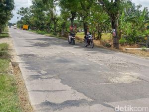 Jalan Kudus-Grobogan Dikeluhkan Karena Rusak Penuh Lubang