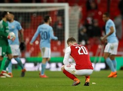 Wenger Enggan Kritik Mustafi dalam Kekalahan Arsenal