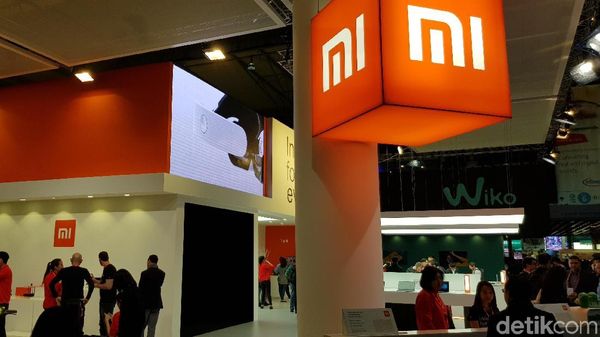 Menyambangi Booth Nyempil Xiaomi di Barcelona