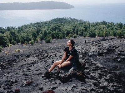 Naik Gunung Seperti Alexa Key, Cara Seru Jaga Kebugaran