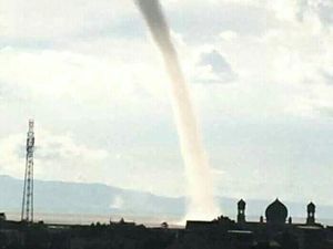 Penampakan Waterspout yang Bikin Heboh di Sulsel hingga Prancis