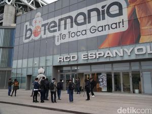 Dihantam Dingin dan Rintik Hujan di Markas Espanyol