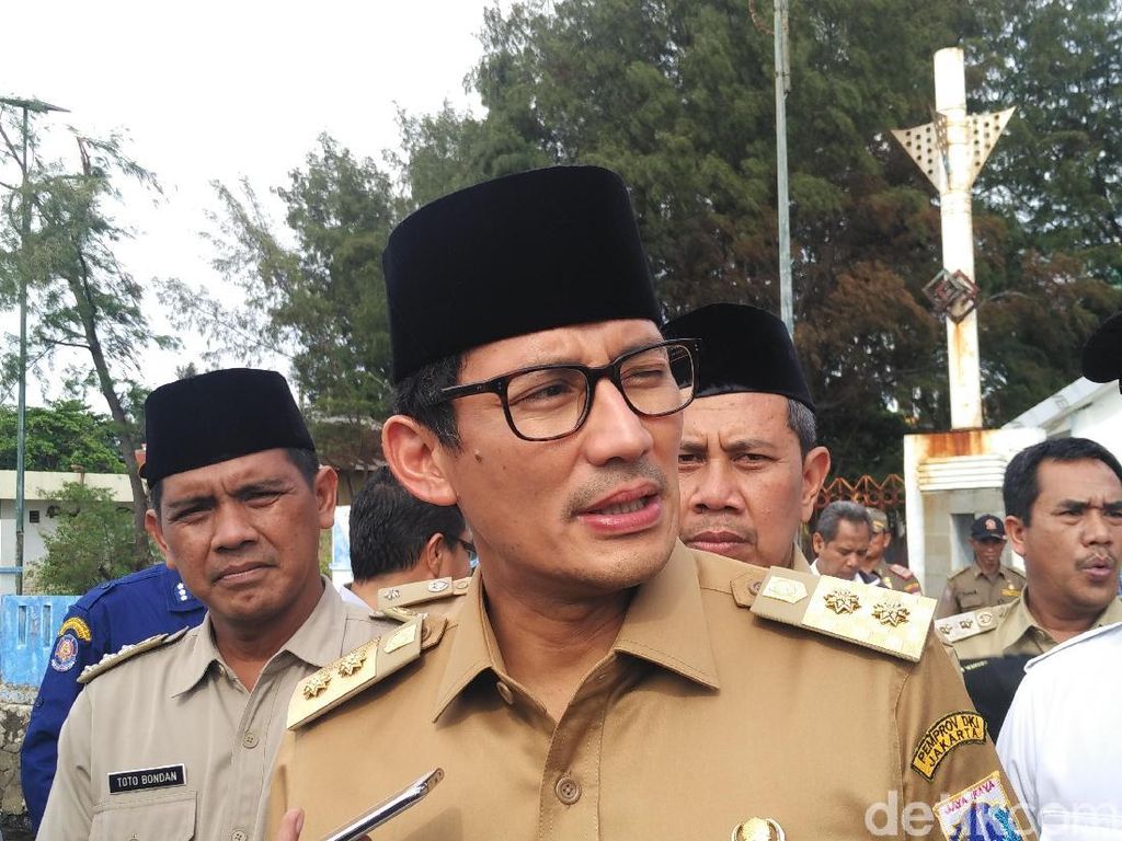 Soal PKL di Trotoar, Sandi Minta Tak Ada yang Dompleng Sukses OK OCE Soal PKL di Trotoar, Sandi Minta Tak Ada yang Dompleng Sukses OK OCE