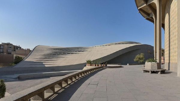 Foto: Anti Mainstream, Masjid Tanpa Menara dan Kubah di Iran