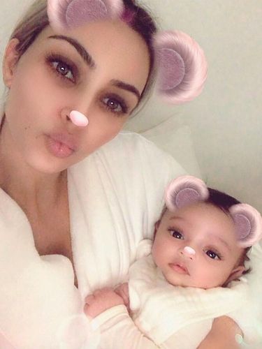 Ini Sebabnya Anak Ketiga Kim Kardashian Berjenis Kelamin Perempuan