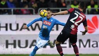 Napoli dijamu Cagliari dalam lanjutan Serie A di Sardegna Arena, Cagliari, Selasa (27/2/2018) dinihari WIB. Foto: Alberto Lingria/Reuters