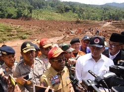 Ketua DPR dan Mensos Kunjungi Korban Longsor Brebes