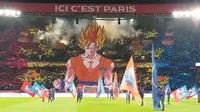 Koreo tokoh fiksi Dragon Ball, Son Goku, menjadi pembicaraan di Eropa saat muncul di kandang Paris St-Germain kontra Marseille kemarin. (Istimewa)