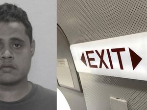 Ngaku Salah Masuk Pesawat, Pria Ini Buka Pintu Darurat