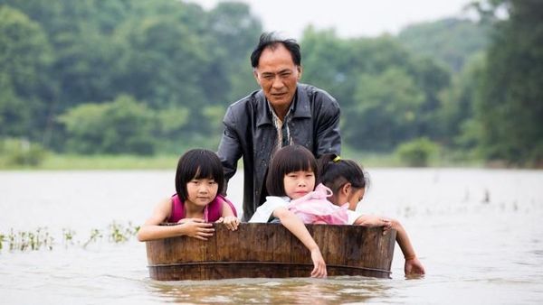 Foto: Perjuangan Menuju Sekolah di Berbagai Negara