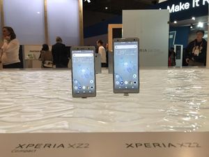 Ramai-ramai Menjajal Duet Xperia XZ2