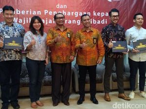 Taat Pajak, Ferry Salim hingga Susi Susanti Raih Penghargaan Taat Pajak, Ferry Salim hingga Susi Susanti Raih Penghargaan