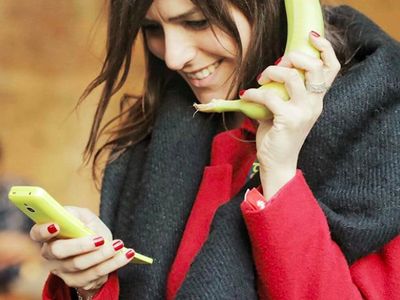 Reinkarnasi Nokia 8110 Pisang Disambut Meme Kocak