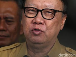 Mendagri Teken Surat Penonaktifan Bupati Buton Selatan yang Di-OTT Mendagri Teken Surat Penonaktifan Bupati Buton Selatan yang Di-OTT