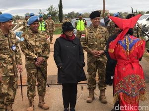 Tiba di Lebanon, Menlu Disambut Tari Prajurit Peacekeeper TNI Tiba di Lebanon, Menlu Disambut Tari Prajurit Peacekeeper TNI