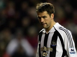 Langkah Newcastle United merekrut Michael Owen dari Real Madrid pada tahun 2006, dengan transfer 16 juta pound sterling, masih menjadi pembelian termahal The Magpies. (Foto: Clive Brunskill/Getty Images)
