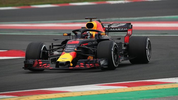 Daniel Ricciardo mengukir waktu tercepat pada hari pertama tes F1 Barcelona (Albert Gea/Reuters)