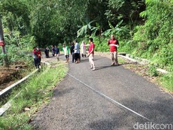 Polisi Ciamis Sita Batu di TKP Dugaan Penganiayaan Guru Ngaji