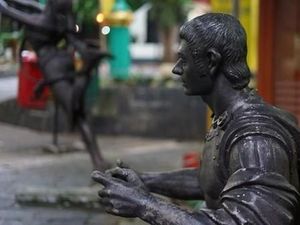 Pasar Seni yang Tidak Pernah Mati Pasar Seni yang Tidak Pernah Mati