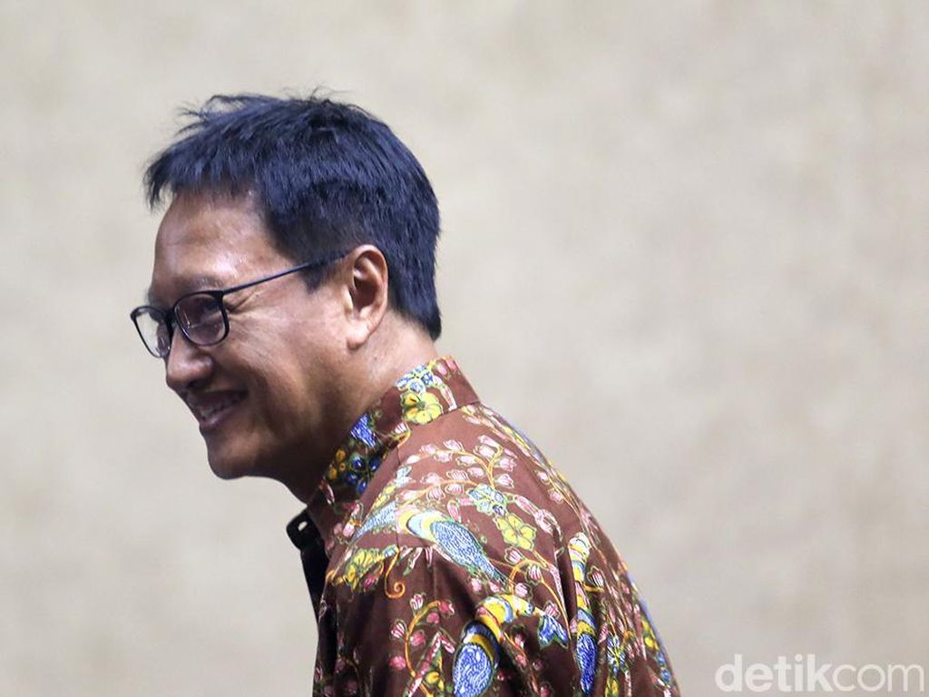 Eks Dirut PNRI Isnu Edhi Tersangka e-KTP Dipanggil KPK Eks Dirut PNRI Isnu Edhi Tersangka e-KTP Dipanggil KPK