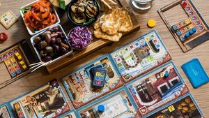 Asyiknya! Di Kafe Ini Bisa Bermain Ratusan Jenis Board Game Sambil Minum Bir
