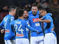 Napoli Ditantang Menangi Seluruh Laga Sisa