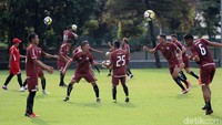 Persija mengawali kiprahnya di Piala AFC dengan kekalahan 0-3 di markas Johor Darul Tazim.
