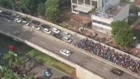Hei Pemotor! Ini Akibatnya Bila Nekat Melintas di JLNT Casablanca