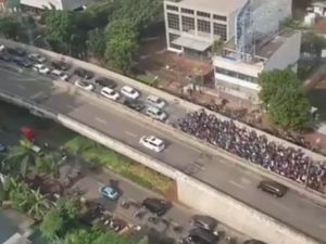 Hei Pemotor! Ini Akibatnya Bila Nekat Melintas di JLNT Casablanca