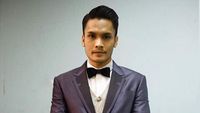 Kemesraan Randy Pangalila dan Calon Istri Bulenya