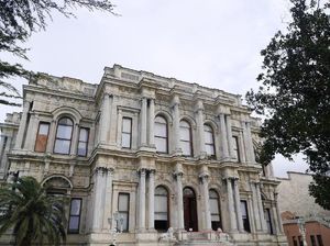 Istana Musim Panas Sultan yang Megah di Istanbul Istana Musim Panas Sultan yang Megah di Istanbul