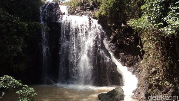 Foto: Curug Gending Asmoro yang Lagi Ngetop di Semarang
