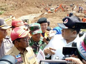Mensos Idrus Datangi Lokasi Longsor Brebes: Pastikan Korban Terurus Mensos Idrus Datangi Lokasi Longsor Brebes: Pastikan Korban Terurus
