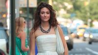 Foto: Gaya Selebriti Hollywood yang Tetap Keren Pakai Sandal Jepit
