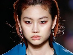 Cara Mudah Membuat Smokey Eyes dari Makeup Artist Marc Jacobs Beauty