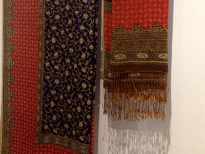 Foto: Kolekasi Kain Milik Iriana Dilelang, Berminat?