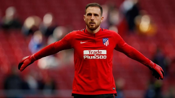 Soccer Football - La Liga Santander - Atletico Madrid vs Athletic Bilbao - Wanda Metropolitano, Madrid, Spain - February 18, 2018  Atletico Madrids Jan Oblak during the warm up before the match   REUTERS/Javier Barbancho