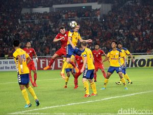 Pelatih Tampines: Sisi Kanan Persija Istimewa Pelatih Tampines: Sisi Kanan Persija Istimewa
