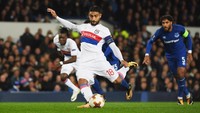 Pemain Lyon, Nabil Fekir, merupakan salah satu pemain dengan dribel terbanyak dalam data  CIES Football Observatory. Dia melakukan 3,4 dribel tiap laga, dengan tingkat kesuksean 70 persen. (Foto: Ross Kinnaird/Getty Images)